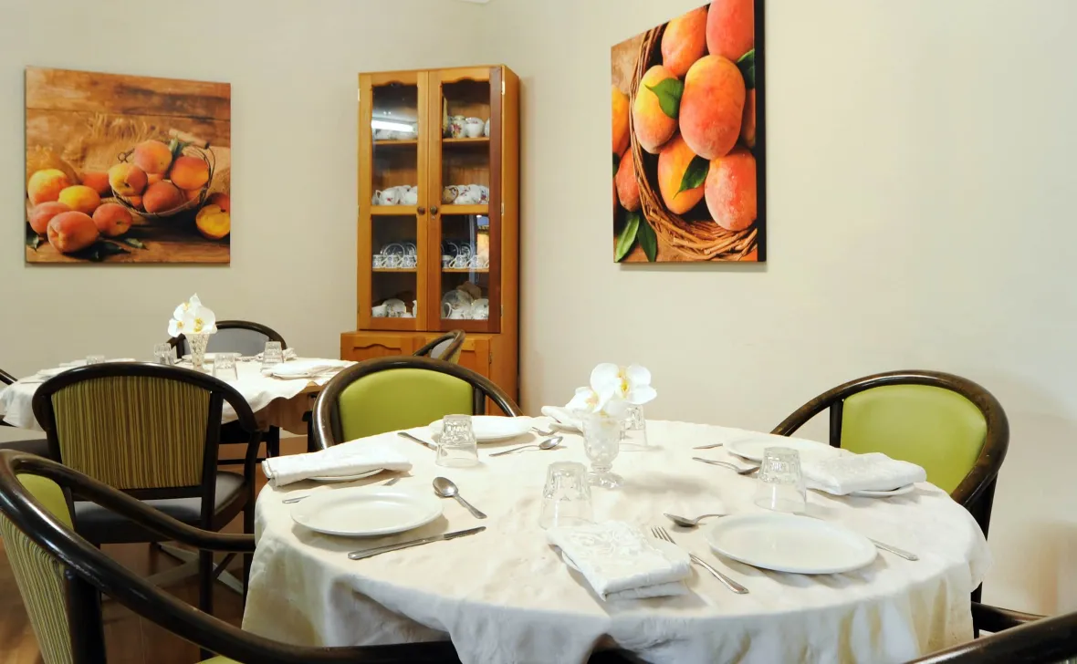 Shoalhaven Place dining