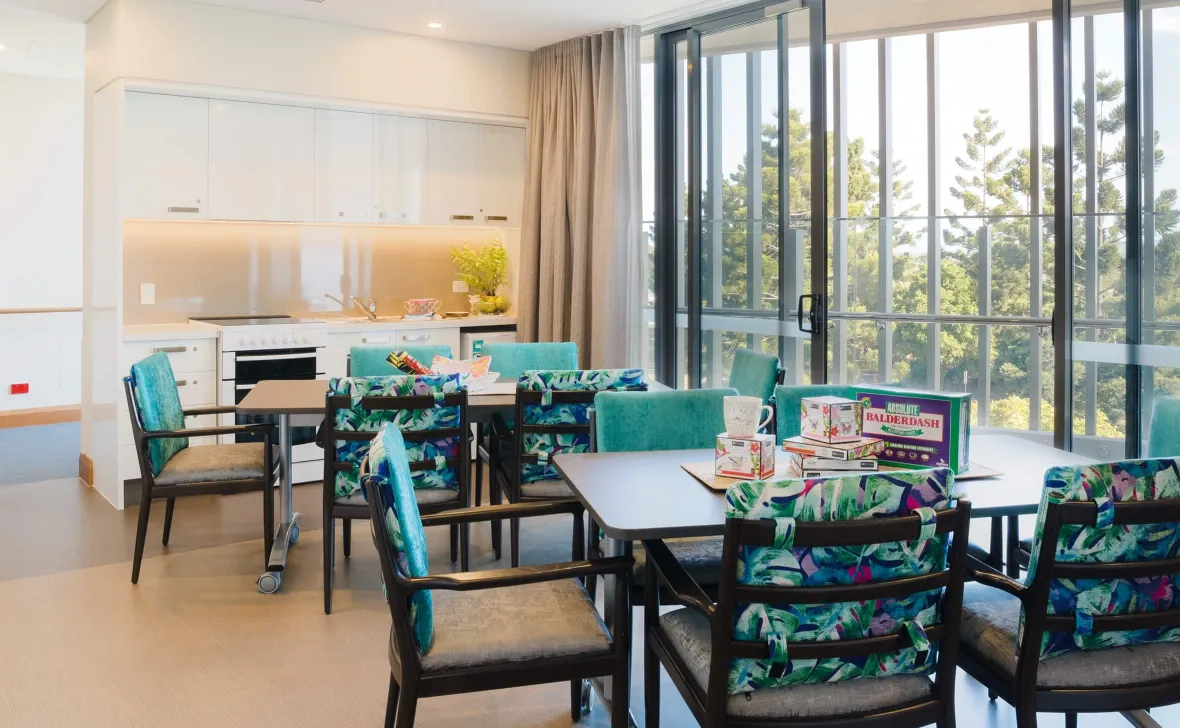 North Lakes Terrace  dining