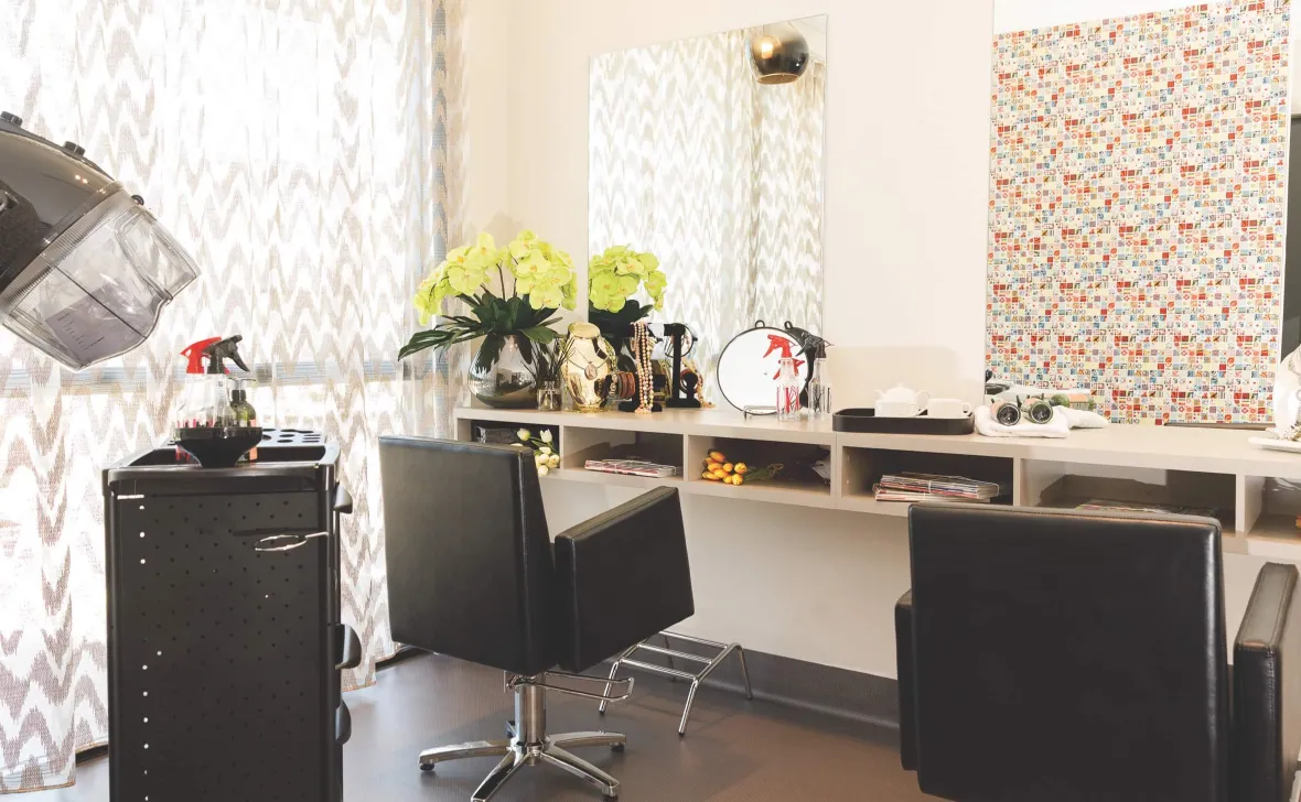 Kawana Waters hairdresser