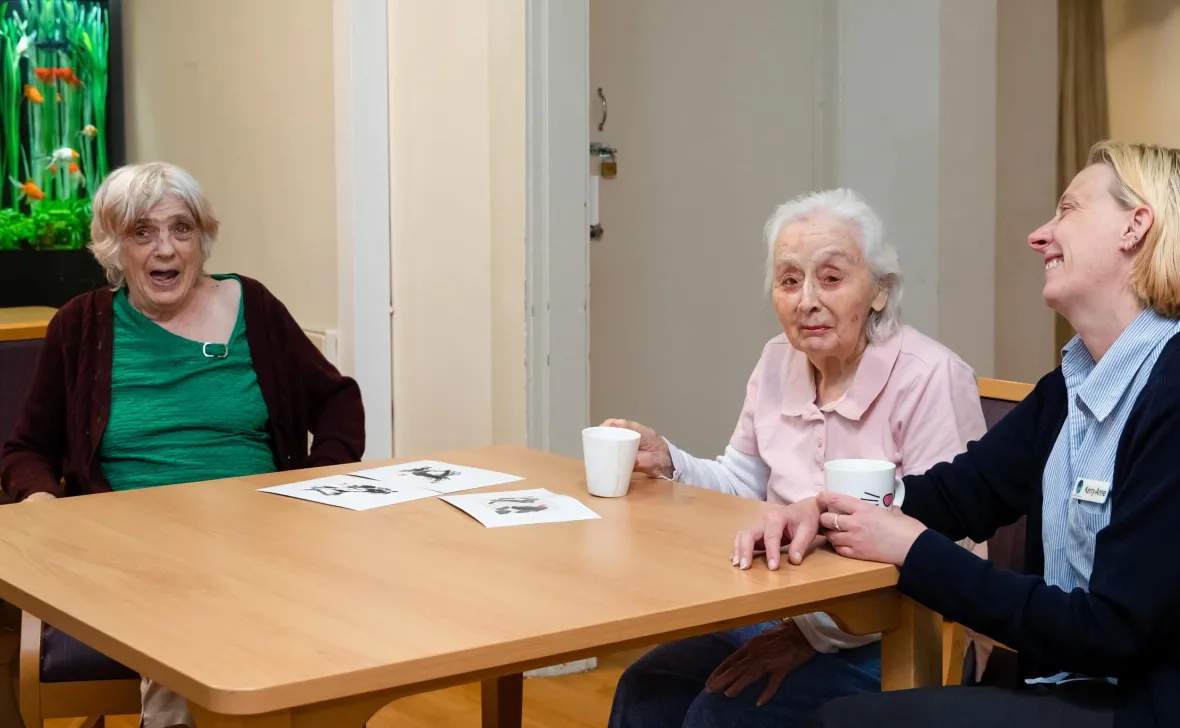 Katoomba Views residents at table