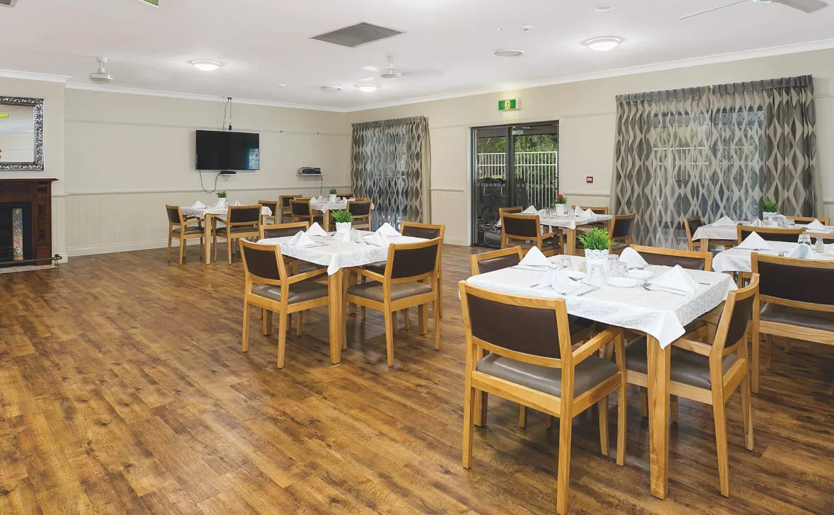 Broadwater Grove dining