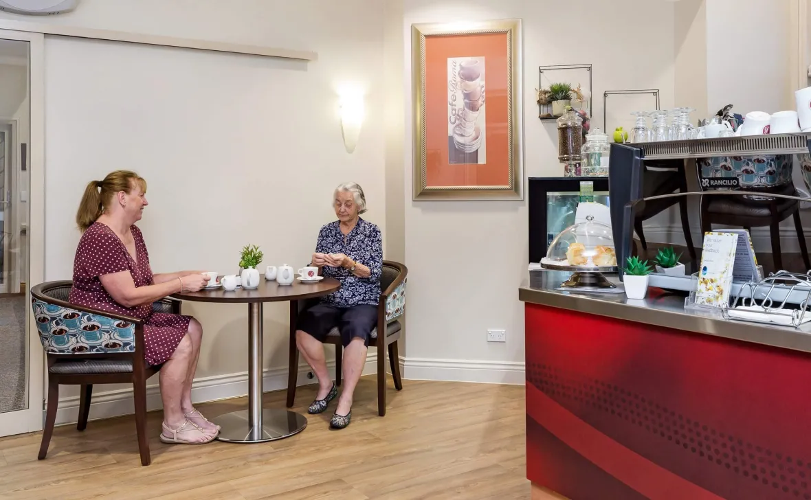 Carseldine Greens residents at table
