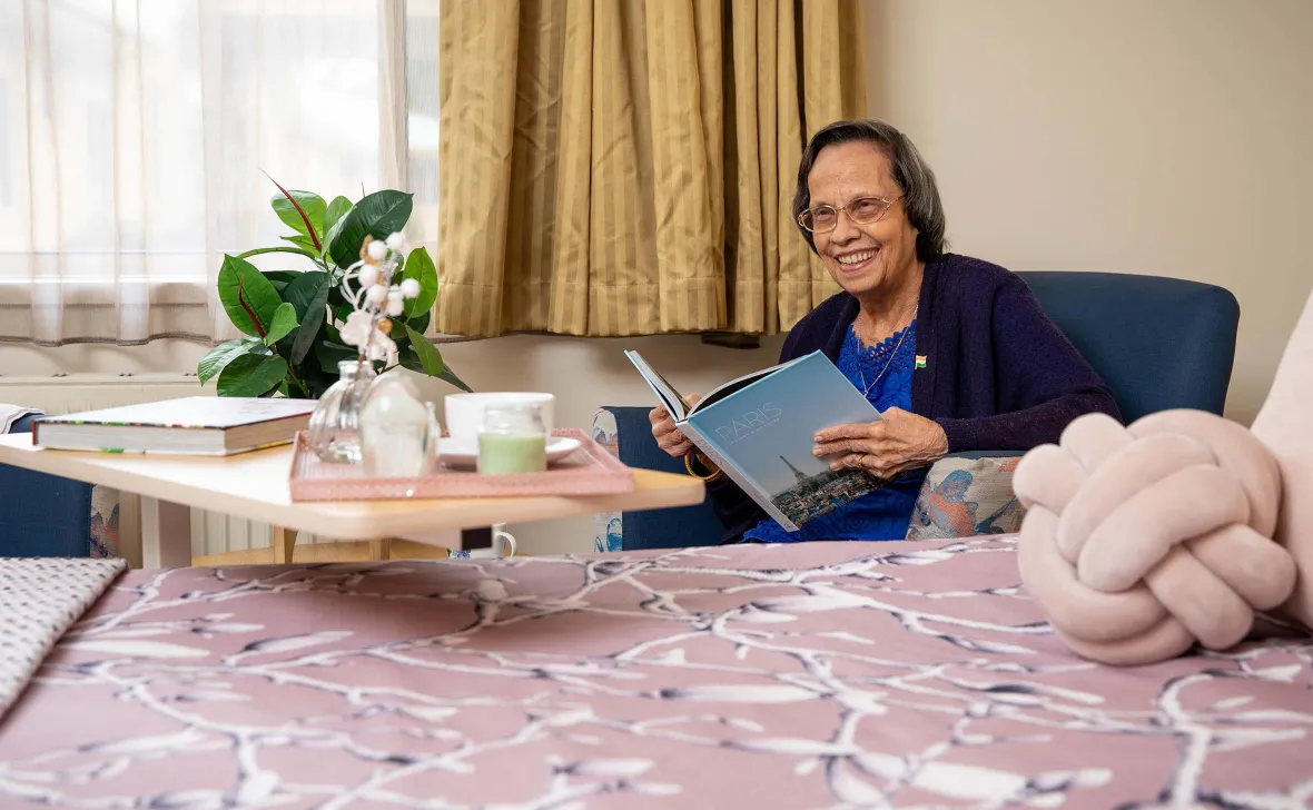 Single Room with resident