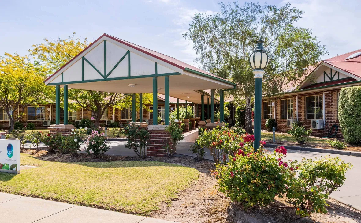 Paynesville Gardens Front side 02