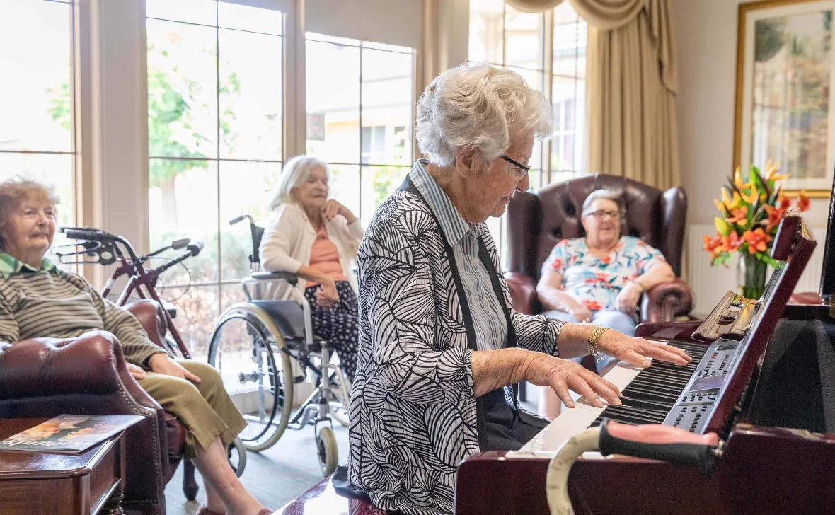 Paynesville Gardens Playing piano