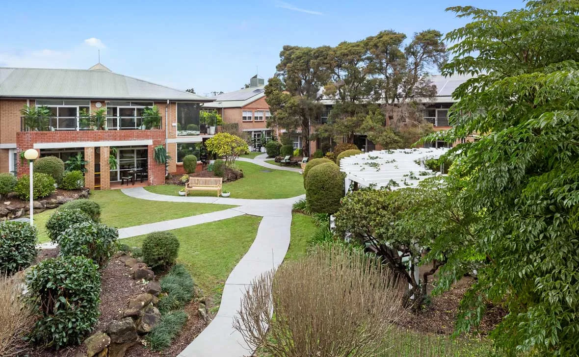 Killarney_Vale_Outside08