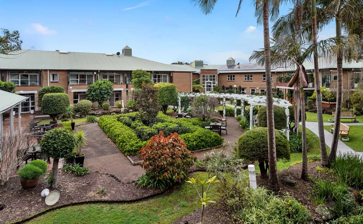 Killarney_Vale_Outside09