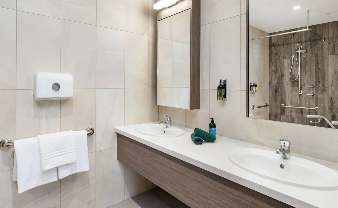 Meadowbank_Grove_Bedroom_Companion_bathroom