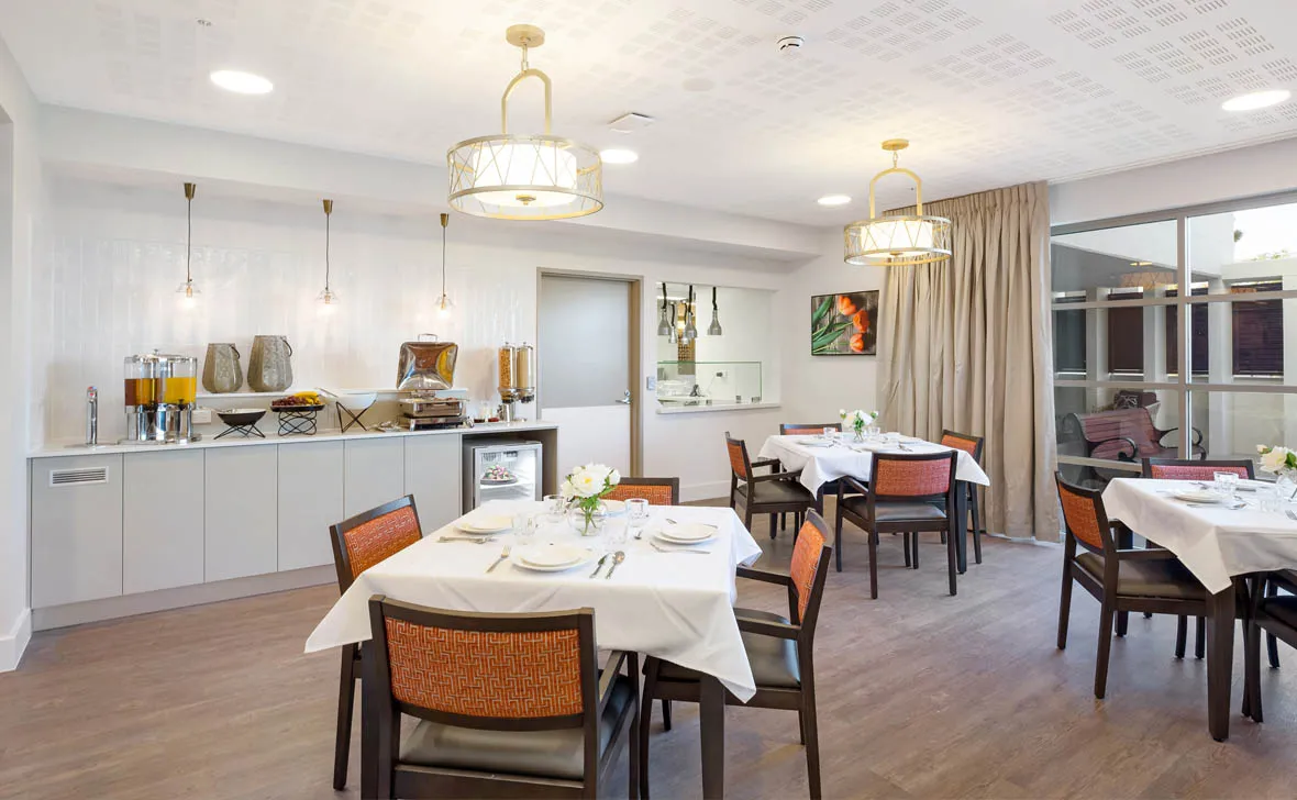 Meadowbank_Grove_Dining02