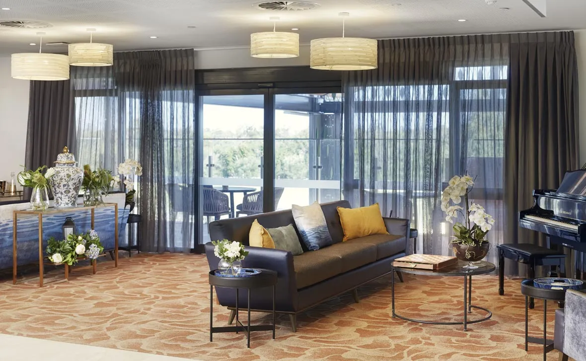 Treeby Lounge