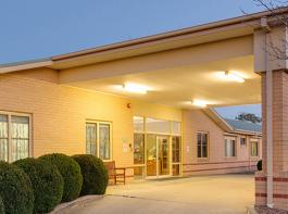 Epping Meadows Front Entrance - Mobile