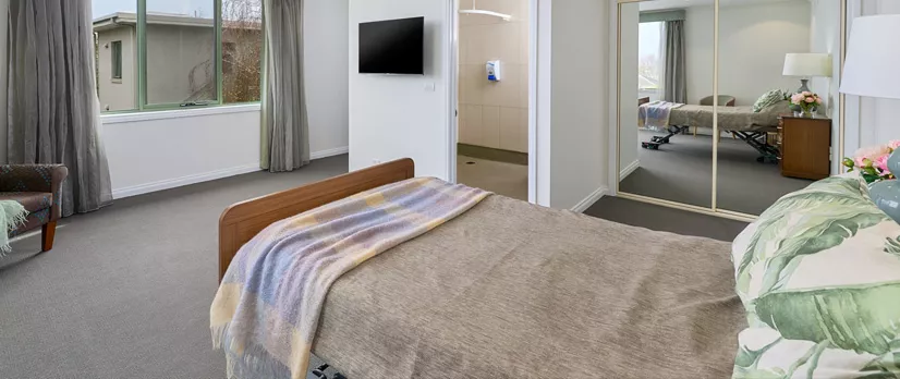 Kew Grove Suite room 
