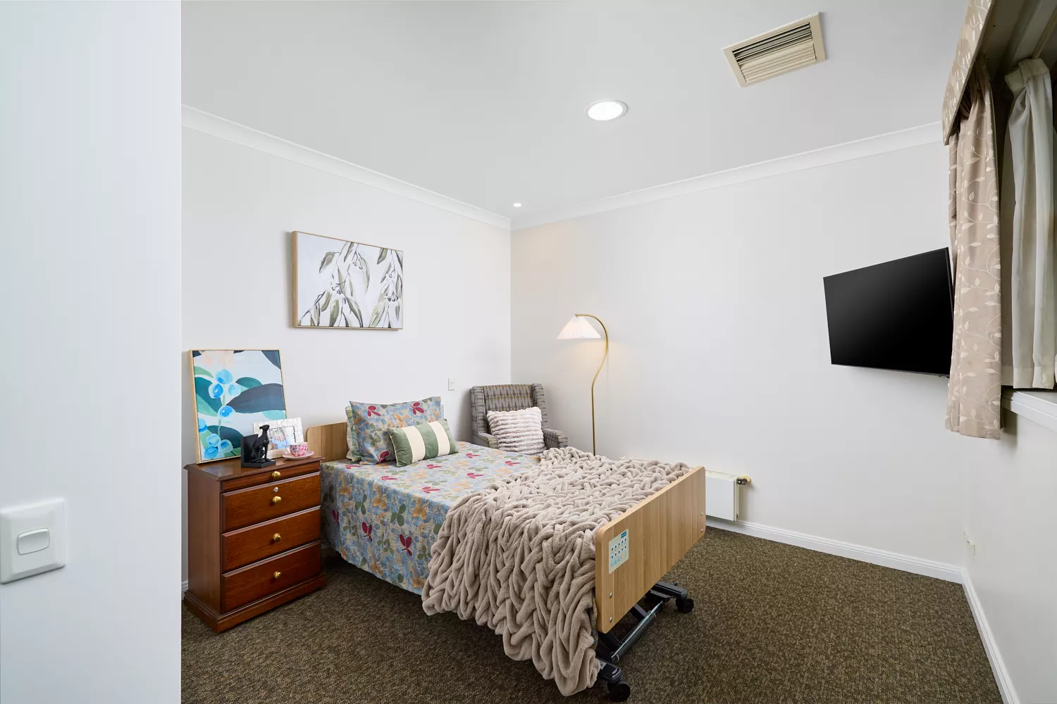 Classic Room Surrey Hills Gardens