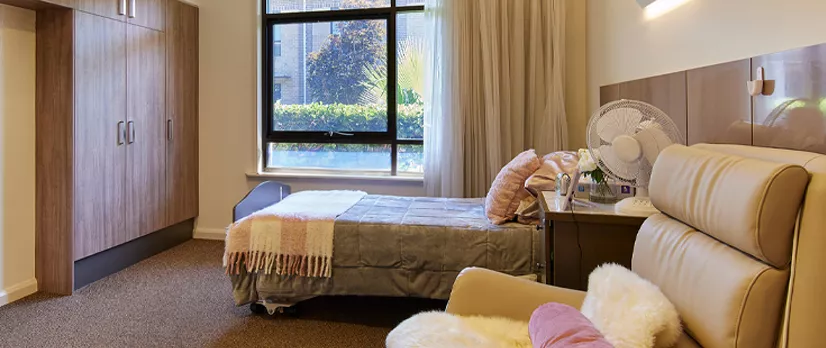 Quakers Hillside Superior room